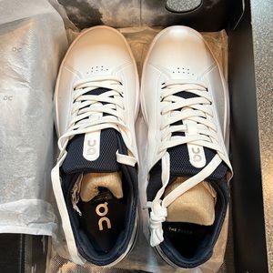 Roger Advantage On Shoes